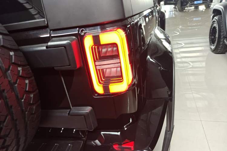 Used BAIC Off-Road BJ40 2019 PLUS 2.3T Automatic Four-Wheel Drive Flagship Edition China VI Emission Standard Right Rear Taillight