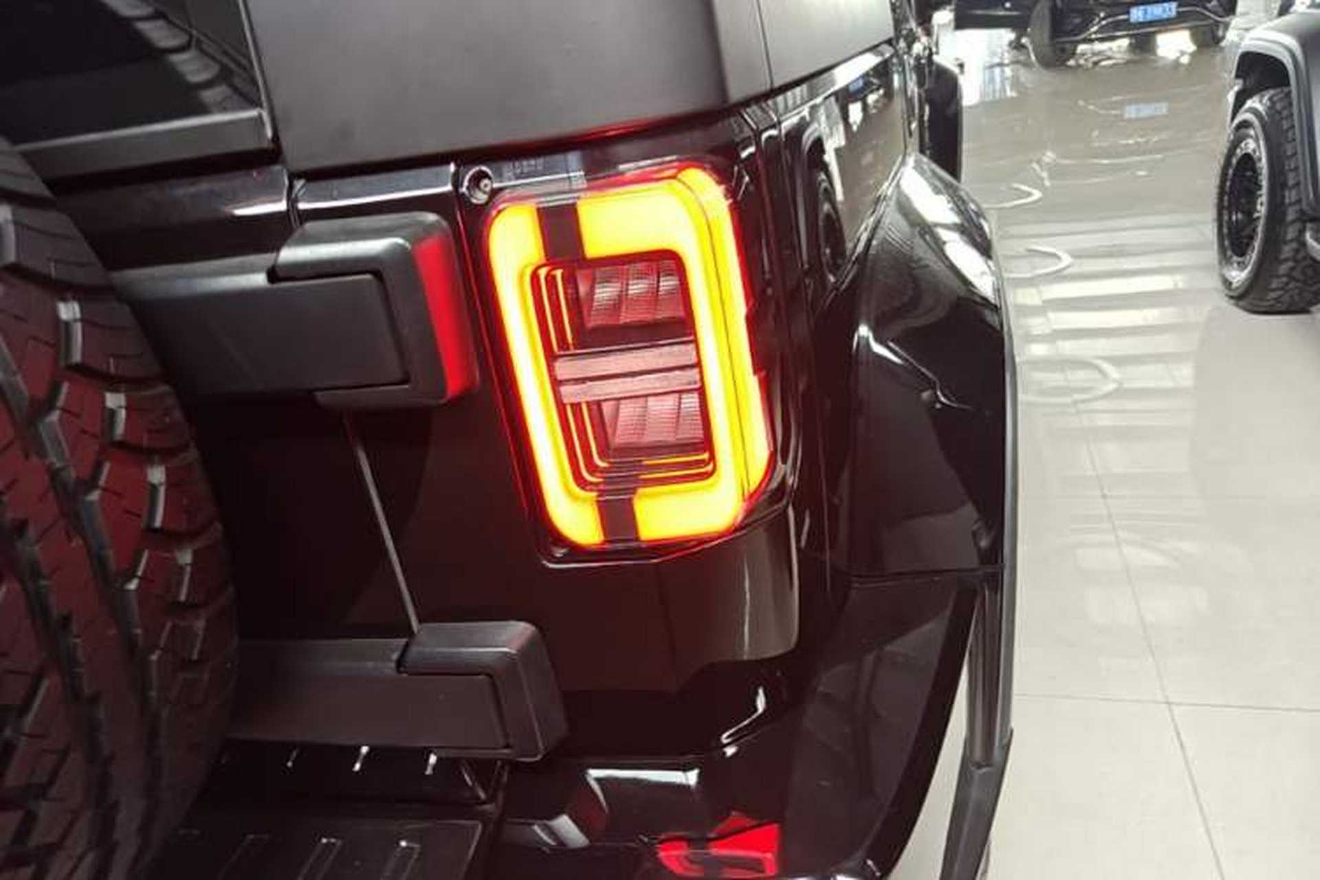 Used BAIC Off-Road BJ40 2019 PLUS 2.3T Automatic Four-Wheel Drive Flagship Edition China VI Emission Standard Right Rear Taillight