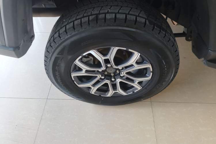 Used BAIC Off-Road BJ40 2019 2.0T Automatic Four-Wheel Drive Urban Hunter Edition Premium Model China V Emission Standard Right Rear Wheel Hub