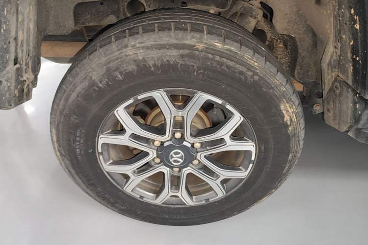 Used BAIC Off-Road BJ40 2019 2.3T Automatic Four-Wheel Drive Urban Hunter Edition Premium Model China VI Emission Standard Right Rear Wheel Hub