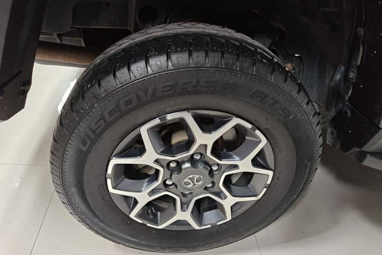 Used BAIC Off-Road BJ40 2019 PLUS 2.3T Automatic Four-Wheel Drive Flagship Edition China VI Emission Standard Right Rear Wheel Hub