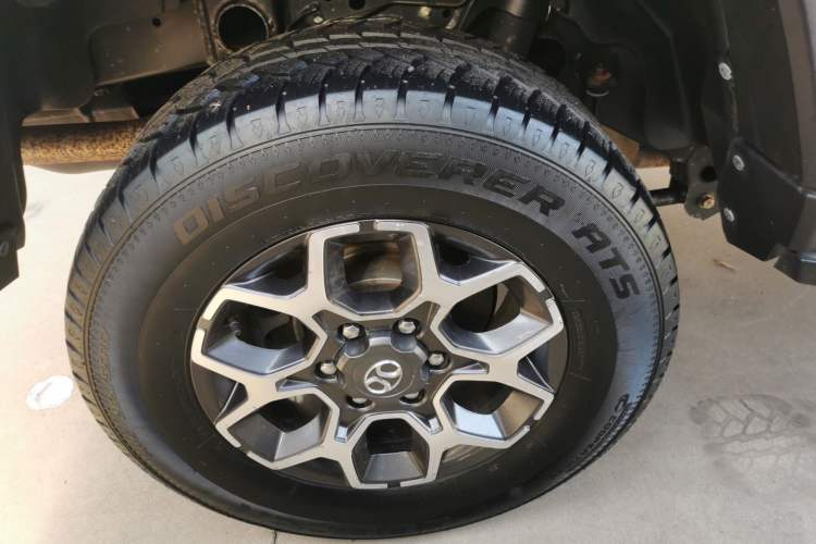 Used BAIC Off-Road BJ40 2019 PLUS 2.3T Automatic Four-Wheel Drive Premium Edition China VI Right Rear Wheel Hub