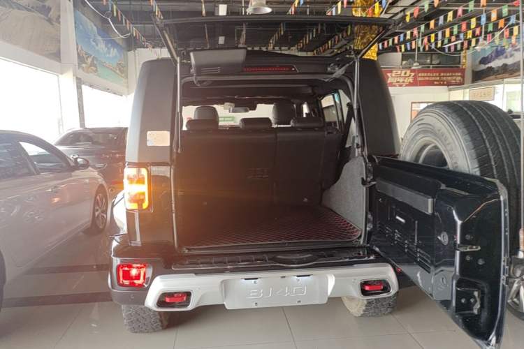 Used BAIC Off-Road BJ40 2019 2.3T Automatic Four-Wheel Drive Urban Hunter Edition Premium Model China VI Emission Standard Trunk