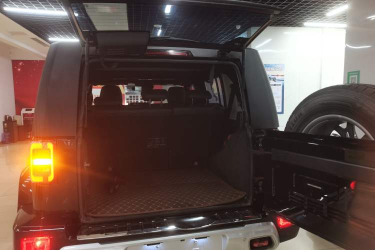 Used BAIC Off-Road BJ40 2019 2.3T Automatic Four-Wheel Drive Urban Hunter Edition Premium Model China VI Emission Standard Trunk