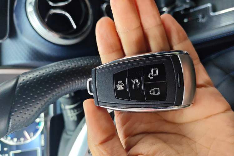 Used BAIC Off-Road BJ40 2019 2.0T Automatic Four-Wheel Drive Urban Hunter Edition Premium Model China V Emission Standard Vehicle Key