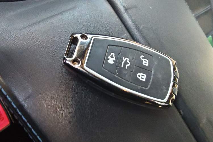 Used BAIC Off-Road BJ40 2019 2.3T Automatic Four-Wheel Drive Urban Hunter Edition Premium Model China VI Emission Standard Vehicle Key