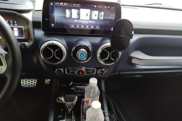 Used BAIC Off-Road BJ40 2019 2.3T Automatic Four-Wheel Drive Ring the Tower Champion Edition China VI Audio And AC Panel