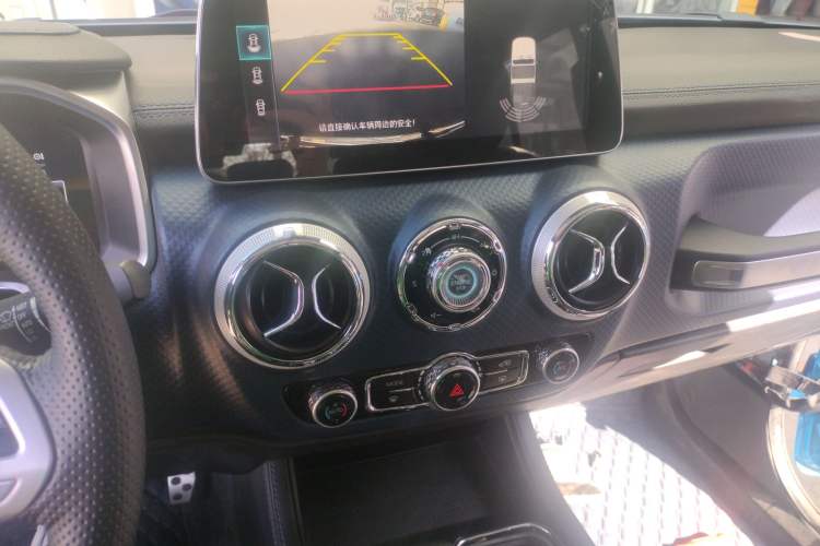 Used BAIC Off-Road BJ40 2019 2.3T Automatic Four-Wheel Drive Ring the Tower Champion Edition China VI Audio And AC Panel