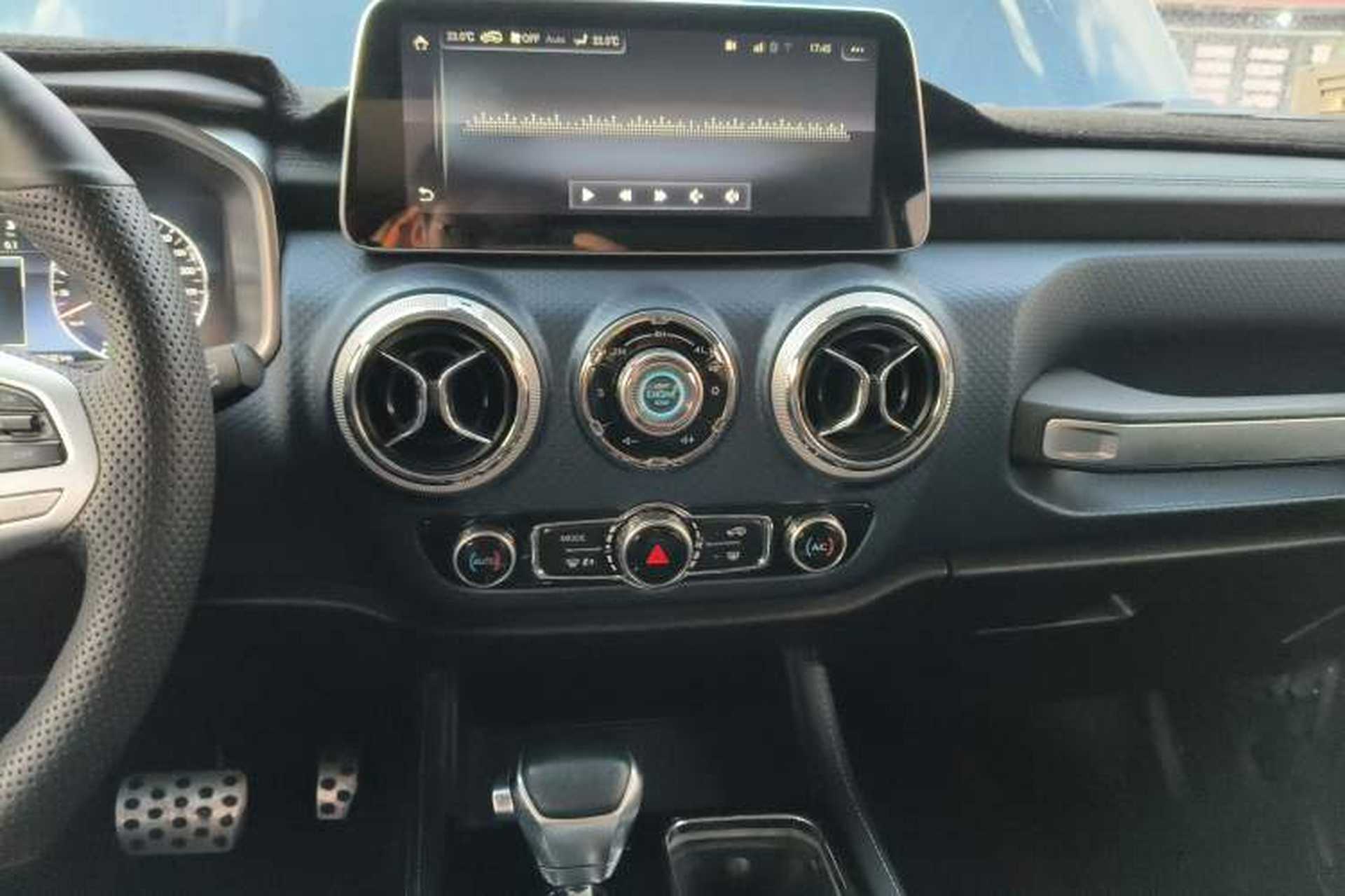 Used BAIC Off-Road BJ40 2019 Updated Version 2.0T Automatic All-Wheel Drive Urban Hunter Edition Premium China V Emission Standard Audio And AC Panel