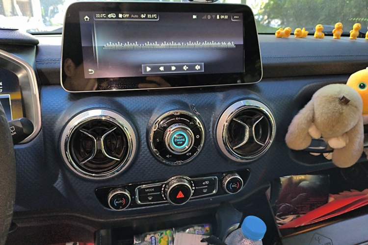 Used BAIC Off-Road BJ40 2019 2.3T Automatic Four-Wheel Drive Ring the Tower Champion Edition China VI Audio And AC Panel