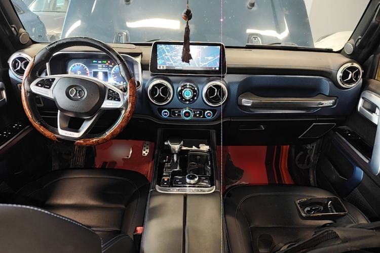 Used BAIC Off-Road BJ40 2019 2.3T Automatic Four-Wheel Drive Urban Hunter Edition Premium Model China VI Emission Standard Center Console
