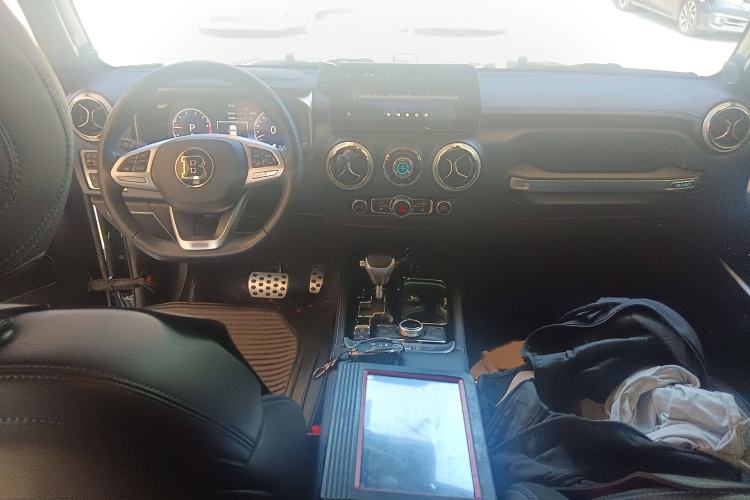 Used BAIC Off-Road BJ40 2019 2.0T Automatic Four-Wheel Drive Urban Hunter Edition Premium Model China V Emission Standard Center Console