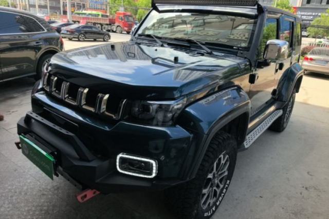 BAIC Off-Road BJ40 2019 Updated Version 2.0T Automatic All-Wheel Drive Urban Hunter Edition Premium China V Emission Standard مستعملة