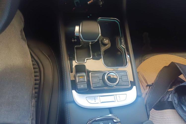 Used BAIC Off-Road BJ40 2019 2.0T Automatic Four-Wheel Drive Urban Hunter Edition Premium Model China V Emission Standard Gear Lever
