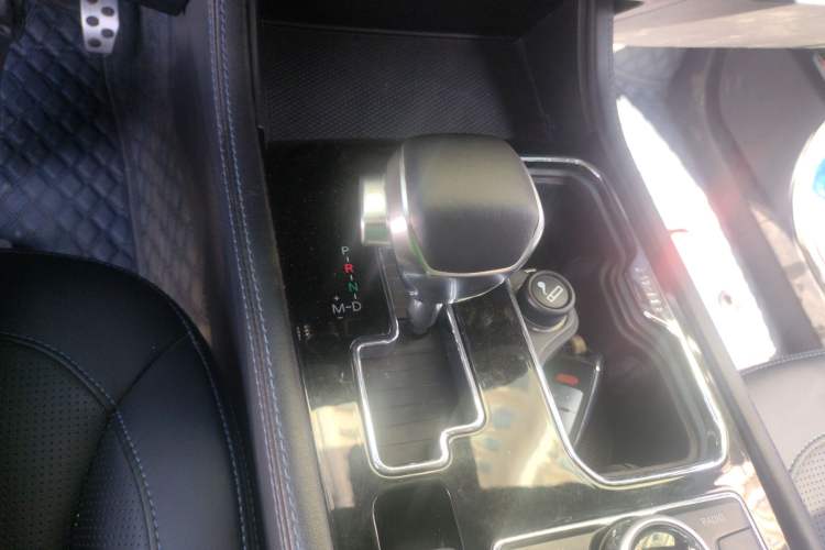 Used BAIC Off-Road BJ40 2019 2.3T Automatic Four-Wheel Drive Ring the Tower Champion Edition China VI Gear Lever