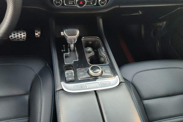 Used BAIC Off-Road BJ40 2019 Updated Version 2.0T Automatic All-Wheel Drive Urban Hunter Edition Premium China V Emission Standard Gear Lever