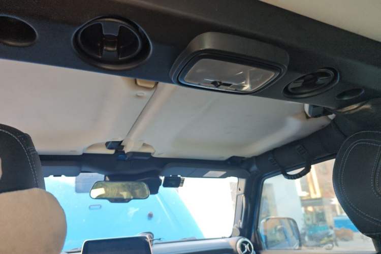 Used BAIC Off-Road BJ40 2019 2.3T Automatic Four-Wheel Drive Ring the Tower Champion Edition China VI Headliner