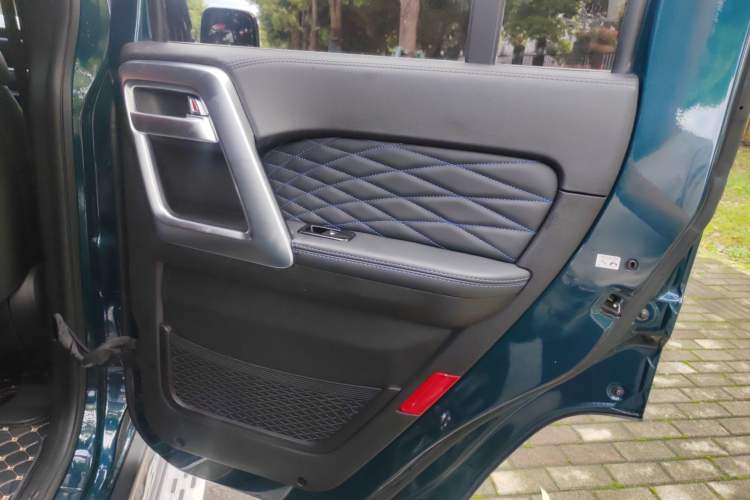 Used BAIC Off-Road BJ40 2019 Updated Version 2.0T Automatic All-Wheel Drive Urban Hunter Edition Premium China V Emission Standard Interior 6