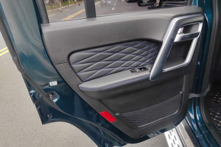 Used BAIC Off-Road BJ40 2019 Updated Version 2.0T Automatic All-Wheel Drive Urban Hunter Edition Premium China V Emission Standard Interior 8