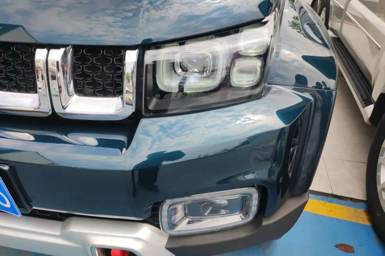 Used BAIC Off-Road BJ40 2019 Updated Version 2.0T Automatic All-Wheel Drive Urban Hunter Edition Premium China V Emission Standard Left Front Headlight
