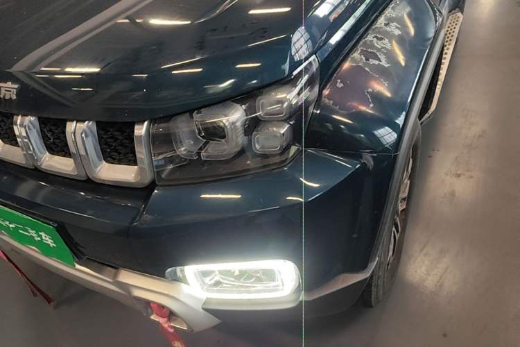 Used BAIC Off-Road BJ40 2019 2.3T Automatic Four-Wheel Drive Urban Hunter Edition Premium Model China VI Emission Standard Left Front Headlight