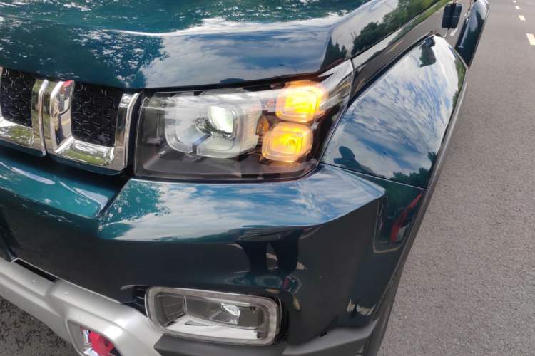 Used BAIC Off-Road BJ40 2019 Updated Version 2.0T Automatic All-Wheel Drive Urban Hunter Edition Premium China V Emission Standard Left Front Headlight