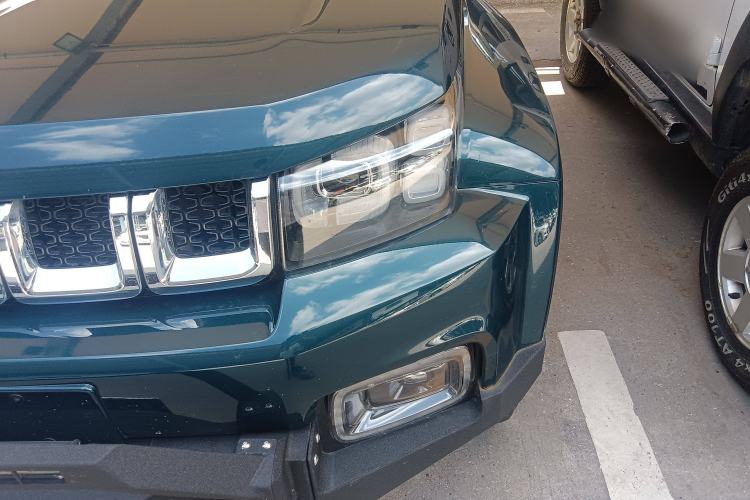 Used BAIC Off-Road BJ40 2019 2.0T Automatic Four-Wheel Drive Urban Hunter Edition Premium Model China V Emission Standard Left Front Headlight