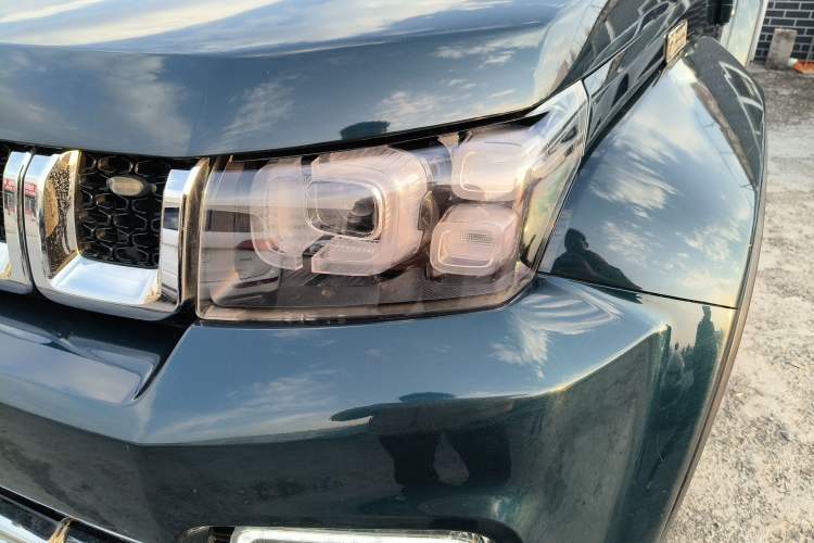 Used BAIC Off-Road BJ40 2019 Updated Version 2.0T Automatic All-Wheel Drive Urban Hunter Edition Premium China V Emission Standard Left Front Headlight