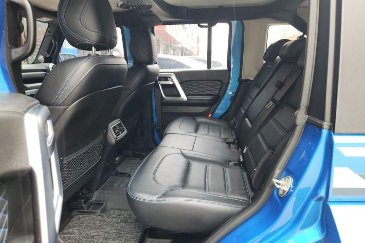 Used BAIC Off-Road BJ40 2019 2.3T Automatic Four-Wheel Drive Ring the Tower Champion Edition China VI Left Rear Seat