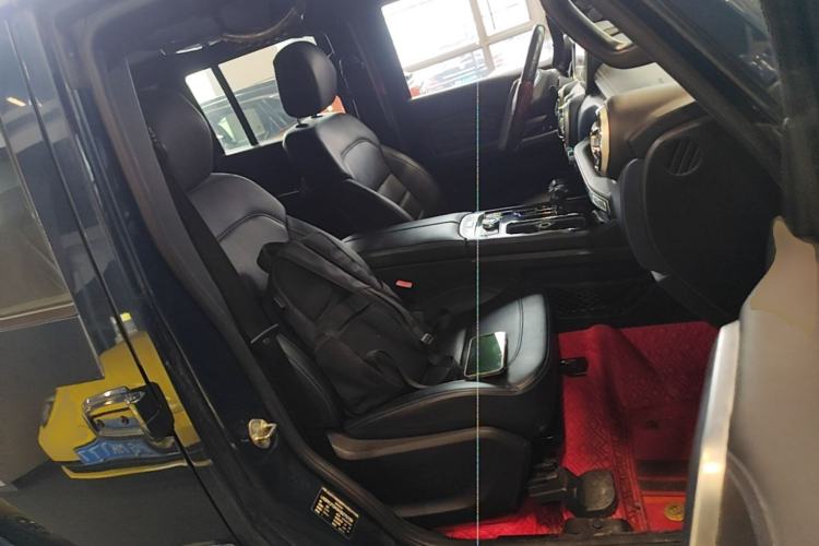 Used BAIC Off-Road BJ40 2019 2.3T Automatic Four-Wheel Drive Urban Hunter Edition Premium Model China VI Emission Standard Right Front Seat