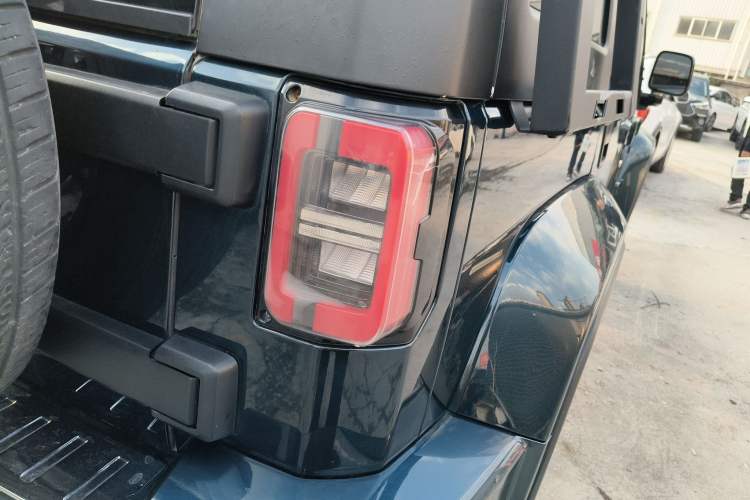 Used BAIC Off-Road BJ40 2019 Updated Version 2.0T Automatic All-Wheel Drive Urban Hunter Edition Premium China V Emission Standard Right Rear Taillight