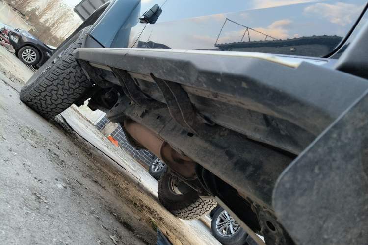 Used BAIC Off-Road BJ40 2019 Updated Version 2.0T Automatic All-Wheel Drive Urban Hunter Edition Premium China V Emission Standard Right Side Sill