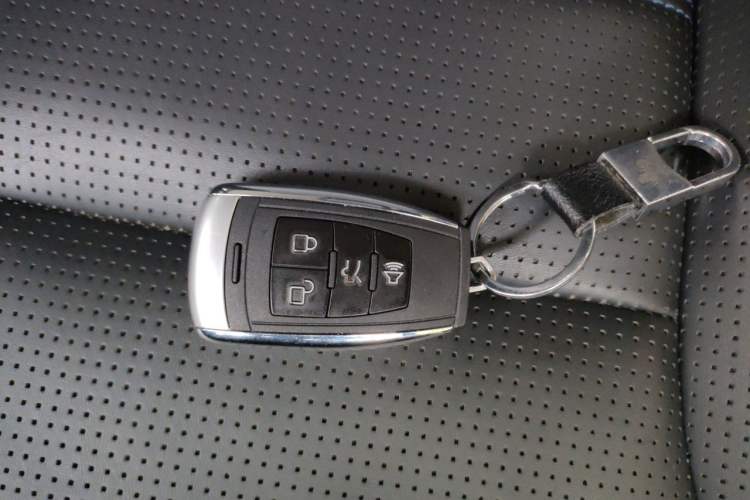 Used BAIC Off-Road BJ40 2019 2.3T Automatic Four-Wheel Drive Ring the Tower Champion Edition China VI Vehicle Key
