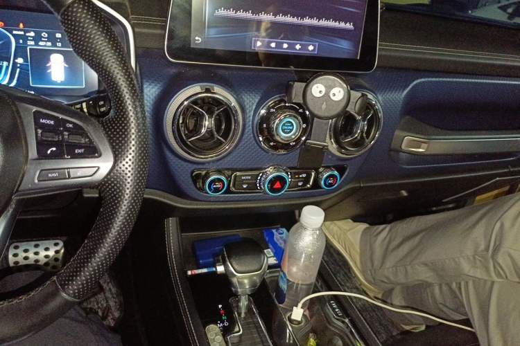 Used BAIC Off-Road BJ40 2019 2.3T Automatic Four-Wheel Drive Ring the Tower Champion Edition China VI Audio And AC Panel