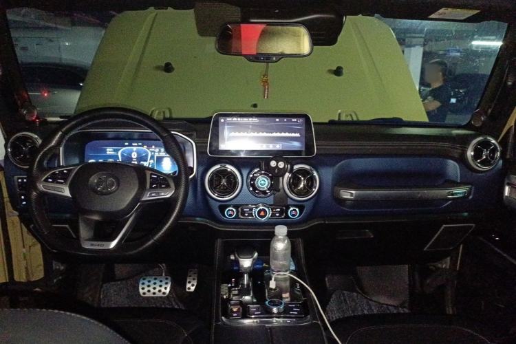 Used BAIC Off-Road BJ40 2019 2.3T Automatic Four-Wheel Drive Ring the Tower Champion Edition China VI Center Console