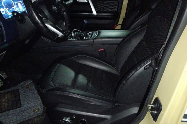 Used BAIC Off-Road BJ40 2019 2.3T Automatic Four-Wheel Drive Ring the Tower Champion Edition China VI Driver Seat