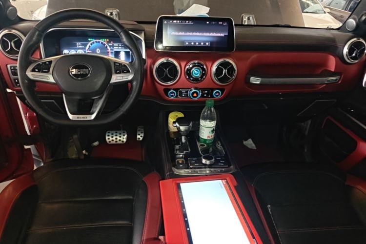 Used BAIC Off-Road BJ40 2019 Updated Version 2.0T Automatic All-Wheel Drive Urban Hunter Edition Premium China V Emission Standard Center Console