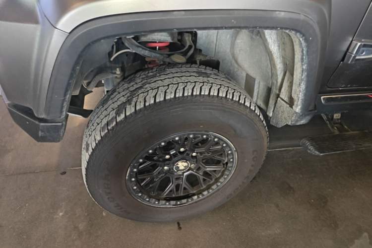 Used BAIC Off-Road BJ40 2019 Updated Version 2.0T Automatic All-Wheel Drive Urban Hunter Edition Premium China V Emission Standard Left Front Wheel Hub