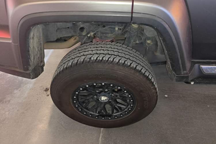 Used BAIC Off-Road BJ40 2019 Updated Version 2.0T Automatic All-Wheel Drive Urban Hunter Edition Premium China V Emission Standard Right Rear Wheel Hub