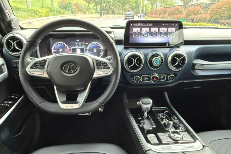 Used BAIC Off-Road BJ40 2019 PLUS 2.3T Automatic Four-Wheel Drive Flagship Edition China VI Emission Standard Audio And AC Panel