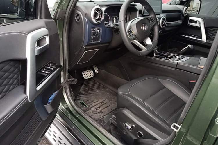 Used BAIC Off-Road BJ40 2019 PLUS 2.3T Automatic Four-Wheel Drive Flagship Edition China VI Emission Standard Driver Seat