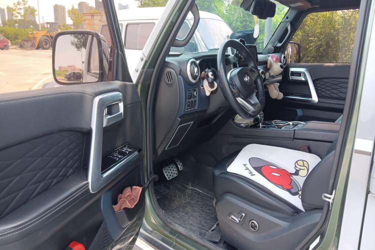 Used BAIC Off-Road BJ40 2019 2.0T Automatic Four-Wheel Drive Urban Hunter Edition Flagship Model China V Emission Standard Driver Seat