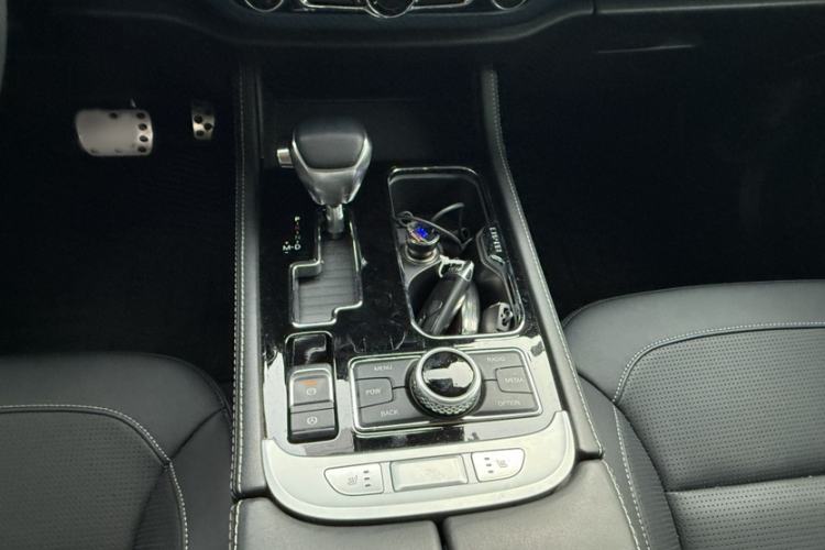 Used BAIC Off-Road BJ40 2019 PLUS 2.3T Automatic Four-Wheel Drive Flagship Edition China VI Emission Standard Gear Lever