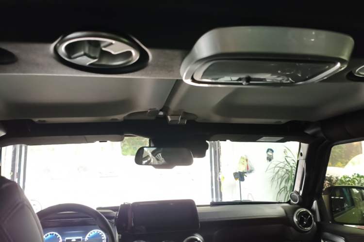Used BAIC Off-Road BJ40 2019 2.3T Automatic Four-Wheel Drive Shengshi Huazhang Edition China VI Emission Standard Headliner