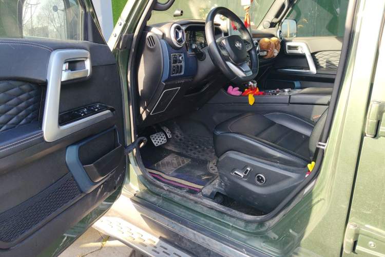 Used BAIC Off-Road BJ40 2019 PLUS 2.3T Automatic Four-Wheel Drive Premium Edition China VI Interior 3