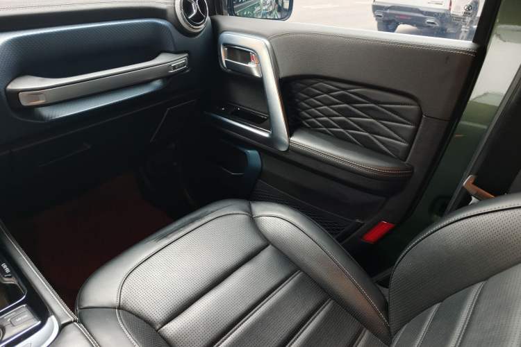 Used BAIC Off-Road BJ40 2019 PLUS 2.3T Automatic Four-Wheel Drive Flagship Edition China VI Emission Standard Interior 3
