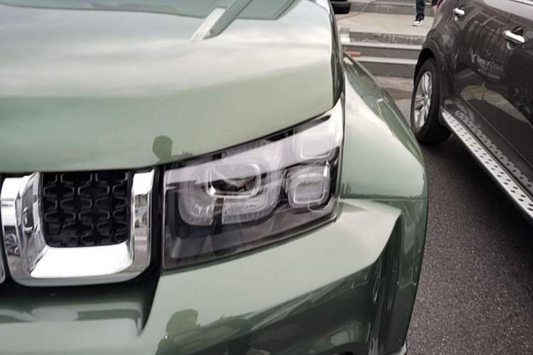 Used BAIC Off-Road BJ40 2019 PLUS 2.3T Automatic Four-Wheel Drive Flagship Edition China VI Emission Standard Left Front Headlight