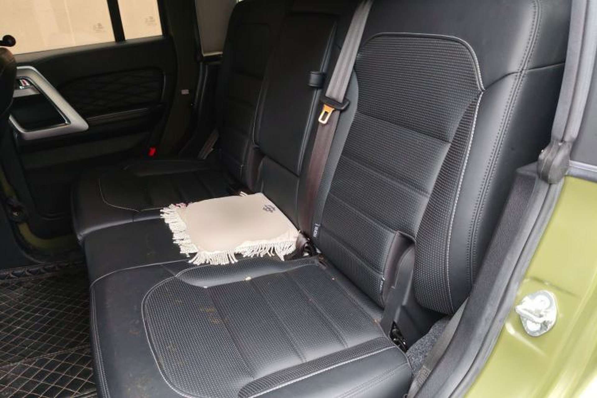 Used BAIC Off-Road BJ40 2019 2.3T Automatic Four-Wheel Drive Shengshi Huazhang Edition China VI Emission Standard Left Rear Seat