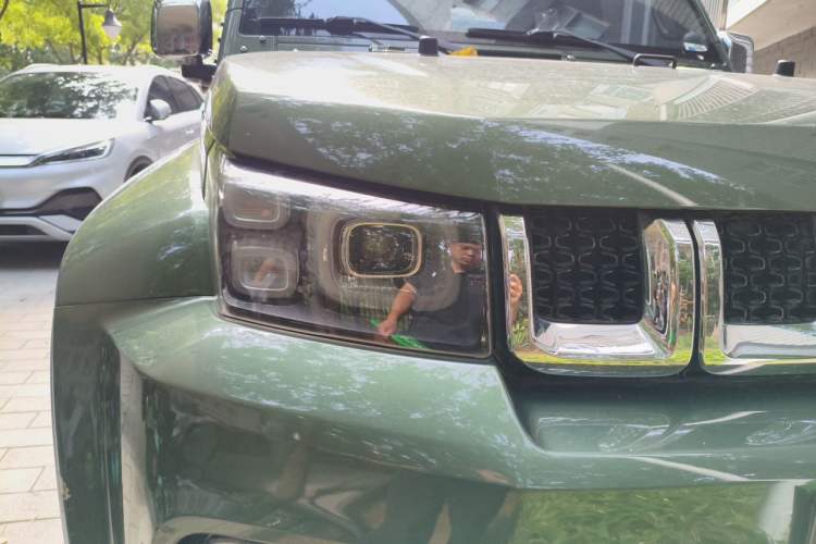 Used BAIC Off-Road BJ40 2019 PLUS 2.3T Automatic Four-Wheel Drive Premium Edition China VI Right Front Headlight