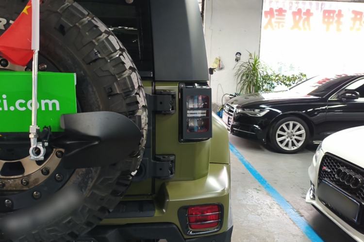 Used BAIC Off-Road BJ40 2019 2.3T Automatic Four-Wheel Drive Shengshi Huazhang Edition China VI Emission Standard Right Rear Taillight